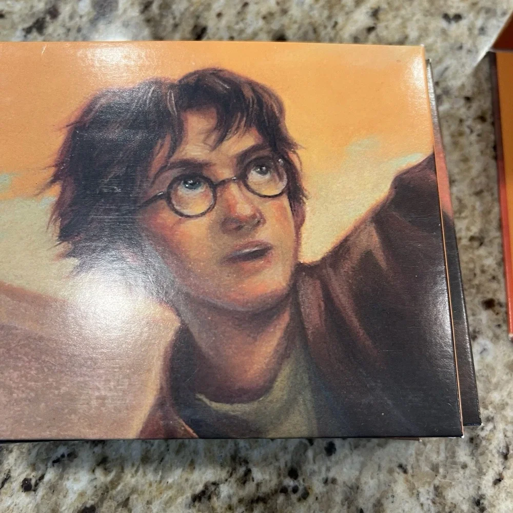 Harry Potter Ser.:‎ Harry Potter and the Deathly Hallows by J. K. Rowling (2007,